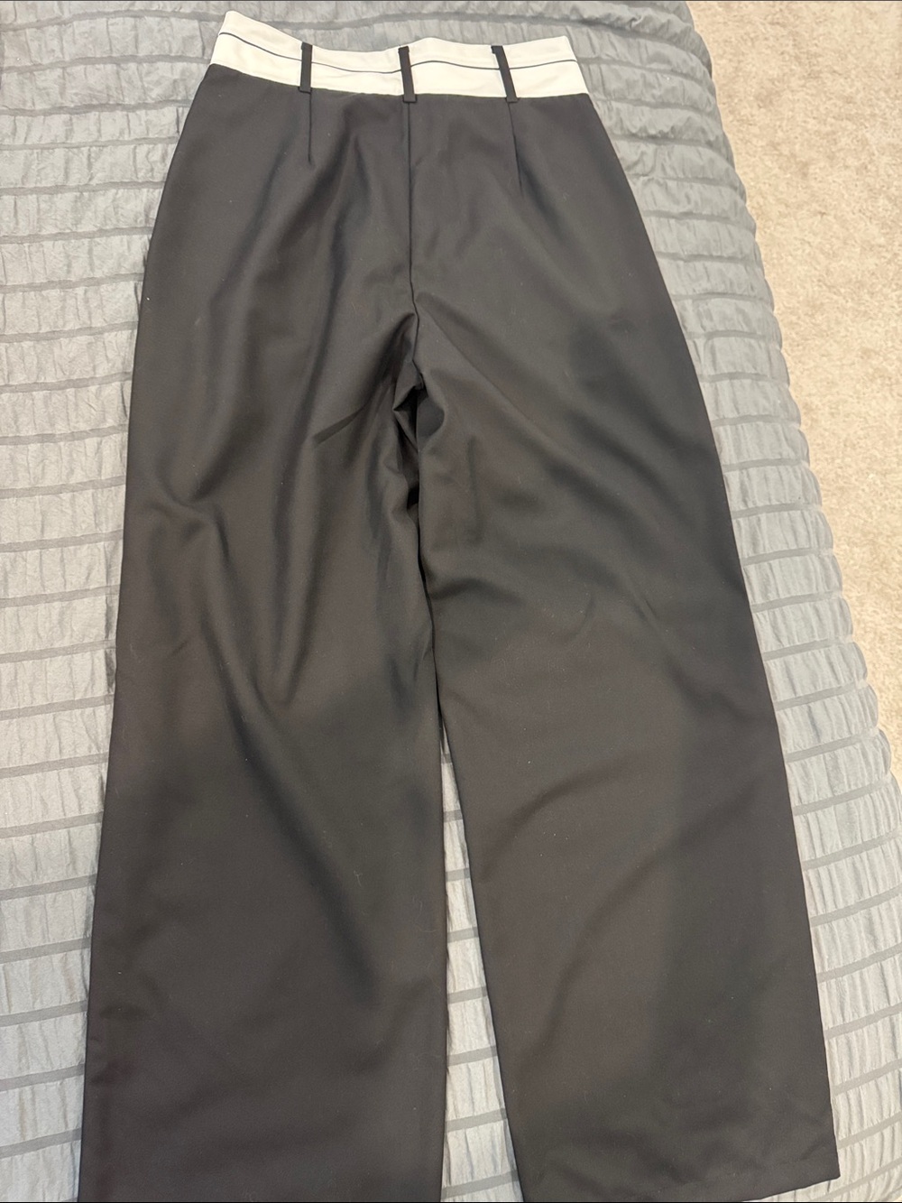 Commense Black Wide-Leg Pants with White Contrast Waistband and Buttons - Picture 4 of 4